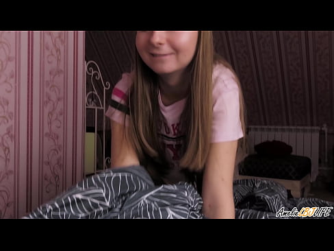 ❤️ Blondie BFF-ya xwe bi kûr dimije û di devê xwe de diqelişe ❤️ Porno fb li ku.hentaibar.ru ❤